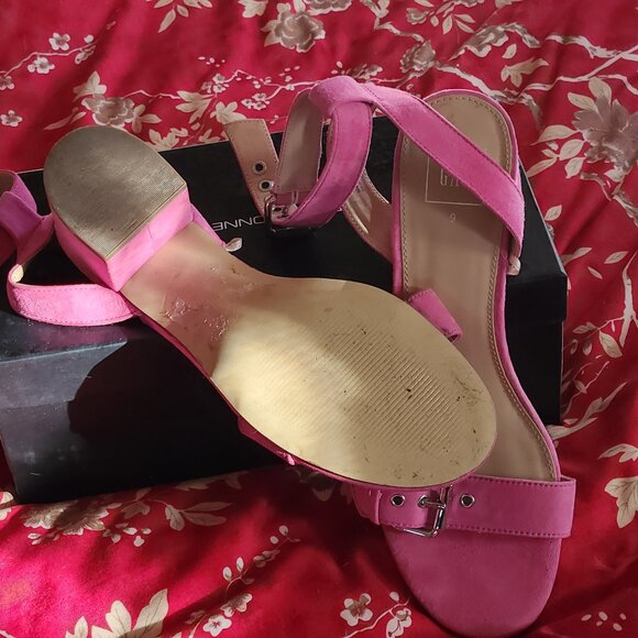 Gap - pink suede, flattering ankle wrap, chrome accents, - Picture 3 of 4